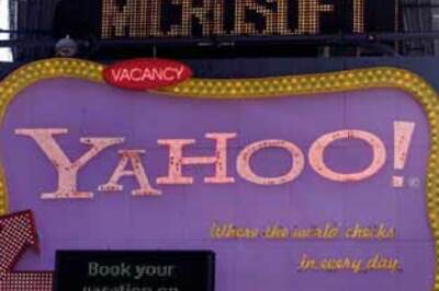 Microsoft, Yahoo ink 10-year web search deal