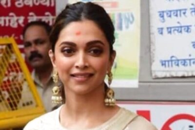 Deepika Padukone Seeks Blessings at Siddhivinayak Temple, See Pics