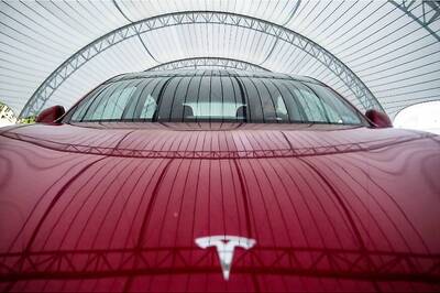 Tesla Signs Three-Year Deal With Panasonic to Manufacture and Supply Lithium-Ion Batteries