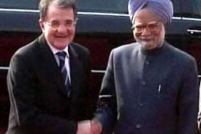 Italian PM inks accords to boost trade