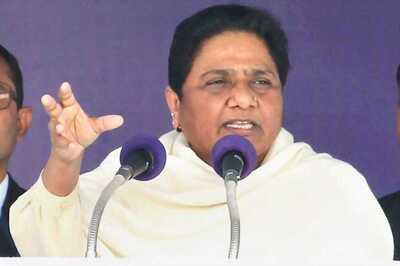 UP Elections 2017 Live: Mayawati Says Hindus do Not Prefer Cremation Grounds in Villages