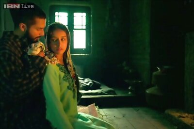 IBNLive Movie Awards: Dolly Ahluwalia wins Best Costume Design Award for 'Haider'