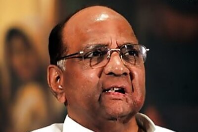 Pawar meets Congress, NCP leaders from Maharashtra