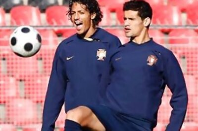 Portugal's Alves and Deco fit to face Bosnia