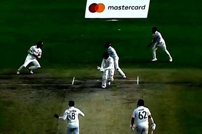 IND vs AUS: Shreyas Iyer Grabs Stunning Catch at Slip to Dismiss Australia's Usman Khawaja, Watch Video