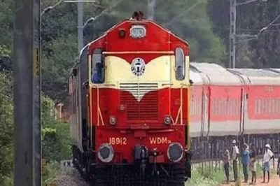 Haryana Man Molests Woman on Amritsar-Mumbai Train, Stabs Son When He Tries to Intervene