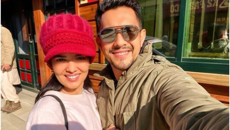 Aditya Narayan and Shweta Agarwal are Honeymooning in Kashmir, See Pic