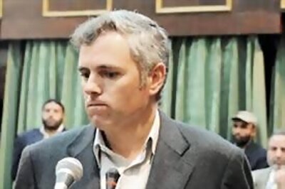 Omar Abdullah asks Kejriwal to focus on delivery of election promises