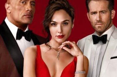 Red Notice Review: Gal Gadot, Ryan Reynolds, Dwayne Johnson's Netflix Film High on Action, Low on Story