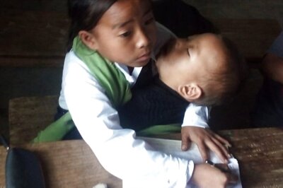 10-Year-Old Babysits Sister During School, BJP Leader Offers to Fund her Education