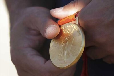 HI to pursue Leslie's quest for stolen medals