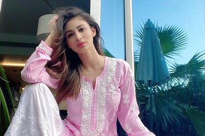 Mouni Roy Looks Elegant in a Pretty Pink Ethnic Outfit, See Pics