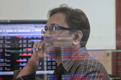 Sensex ends flat, Nifty above 5900; metals, realty lead