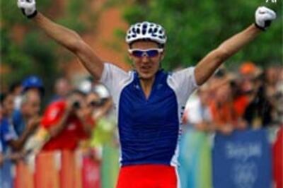 France's Absalon defends mountain bike crown