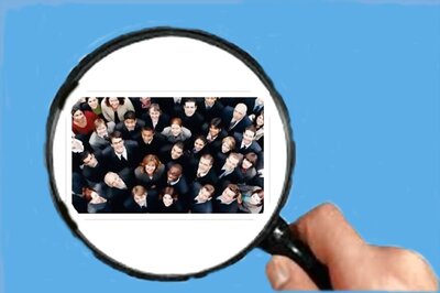 'Crowdsourced' Recruitment Gaining Momentum, but Hurdles Remain: Experts