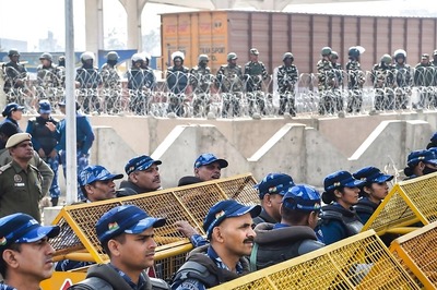 Farmers' Protest: Police Remove Barrier for Commuters at Singhu, Tikri Borders