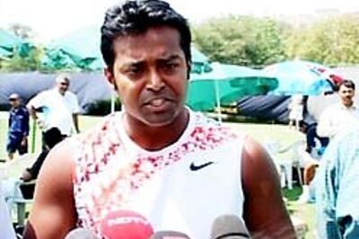 Paes-Dlouhy enter second round at Thailand Open