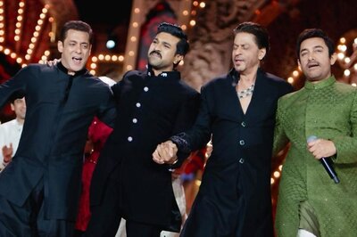 Ram Charan Joins SRK, Salman Khan, Aamir Khan To Dance on Naatu Naatu in Jamnagar; Video Goes Viral