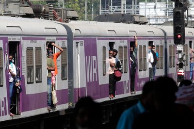 Mumbai Local Train Services Delayed Due to Technical Glitch Between Dahisar and Borivli, Issue Resolved