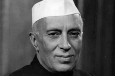 Congress red-faced as party mouthpiece takes a dig at Jawaharlal Nehru and Sonia