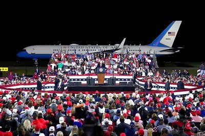 Trump Promises To Replace Ginsburg With A Woman - And Soon