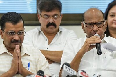 Kejriwal Gets Pawar's Backing Against Centre's Delhi Ordinance, NCP Chief to Help Get Other Parties On Board