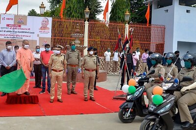 Hero MotoCorp Equips UP Women Police Officers With 100 Scooters, CM Yogi Adityanath Flags off Rally