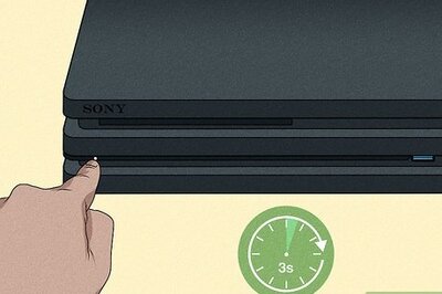 How to Fix a PlayStation 4 Controller That's Flashing White
