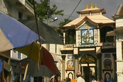 Indian priests willing to return after Nepal temple row