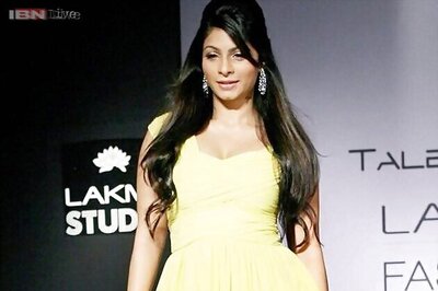 I fear performing in front of live audiences: Tanishaa