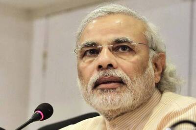 Gujarat polls: Modi dares Sonia to name Cong CM candidate