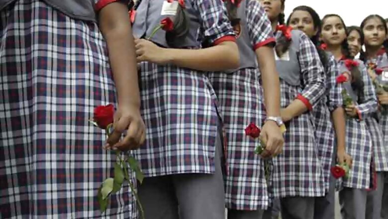 Live: Children line up with flowers to offer tributes to former president APJ Abdul Kalam