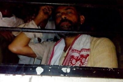 Yogendra Yadav, farmers detained for protesting against Land Bill at Jantar Mantar