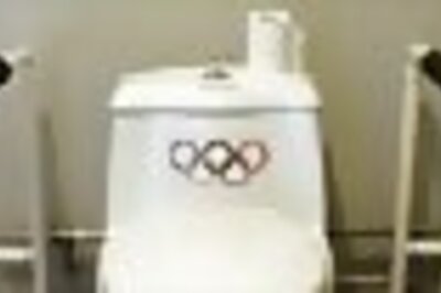 US toilet roll firm offers $10,000 to hang out