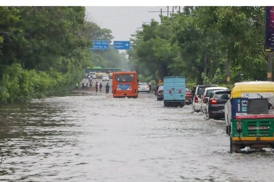 Weather Updates Today: Rains Lash Parts of Gurugram, Moderate Rainfall Likely in Other Parts of Delhi-NCR Over Next Few Hours