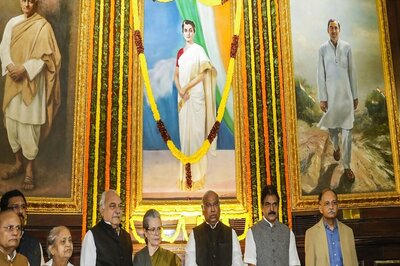 Congress Leaders Remember Indira Gandhi on Birth Anniversary