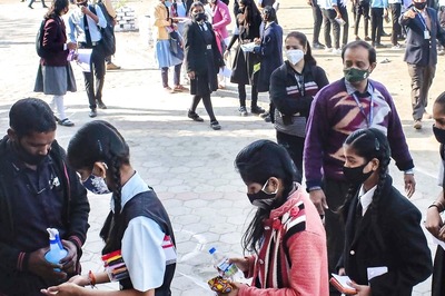 India Records 975 Fresh Covid-19 Cases, 4 More Deaths; Positivity at 0.32%