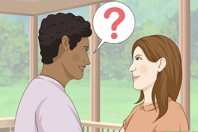 How to Know if a Girl Is Playing Games With a Guy