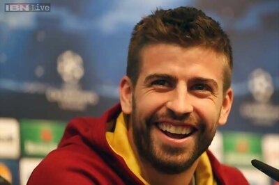 Barcelona renews Gerard Pique's contract through 2019