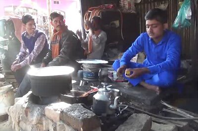This Samajwadi 'Chaiwala' Defeated BJP Candidate in UP Civic Polls