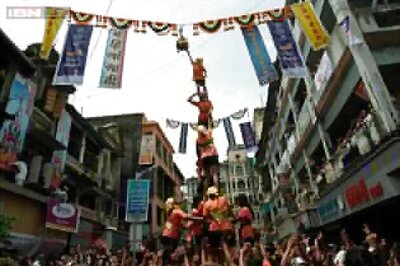 'Dahi handi' gets status of adventure sport in Maharashtra