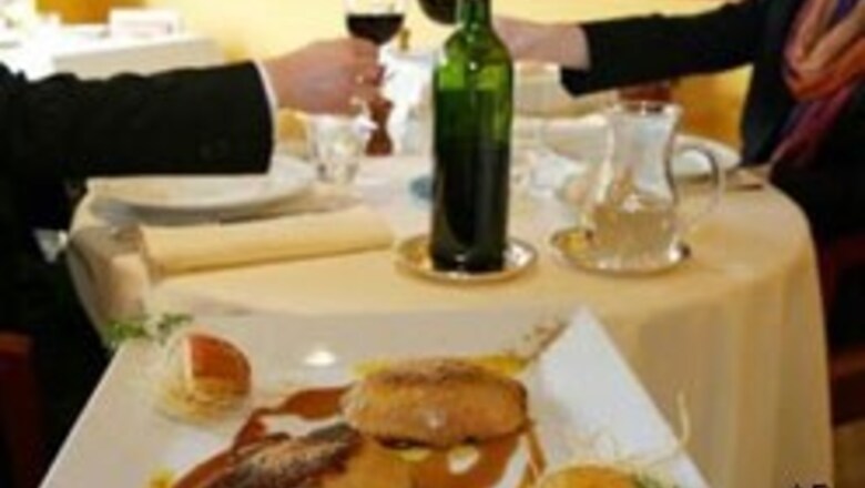 Eating out may encourage binging