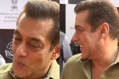 Salman Khan ALMOST Kisses Old Journalist Friend At IFFI Goa, Fun Banter Goes Viral; Watch