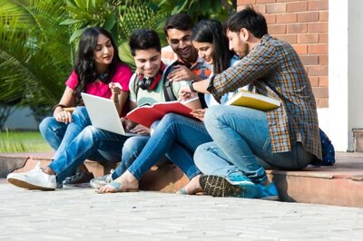 Muslim Body Expresses Concern Over Students Made to 'Sing Hindu Religious Songs' in Kashmiri Schools