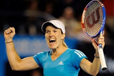 Roddick outlasts Gonzalez to survive upset Sunday