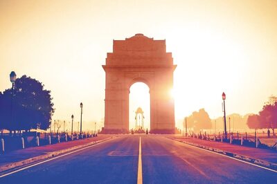 Delhi Witnesses Sunny Morning with Minimum Temperature at 20.5 Degrees; IMD Predicts Strong Winds