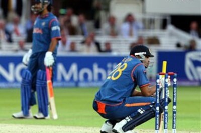 Dhoni apologises to fans on India's T20 loss