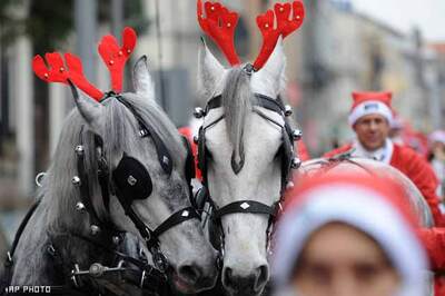 'Strippermobile' delivers Christmas donations