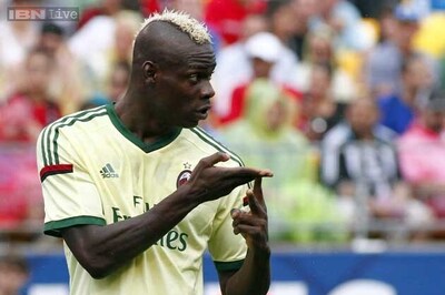 Liverpool in talks to sign Mario Balotelli