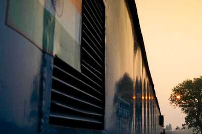 Armed Men Loot Sugar Sacks from Train in MP, Open Fire on Police